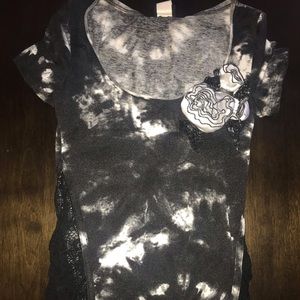 Daytrip shirt with lace sides